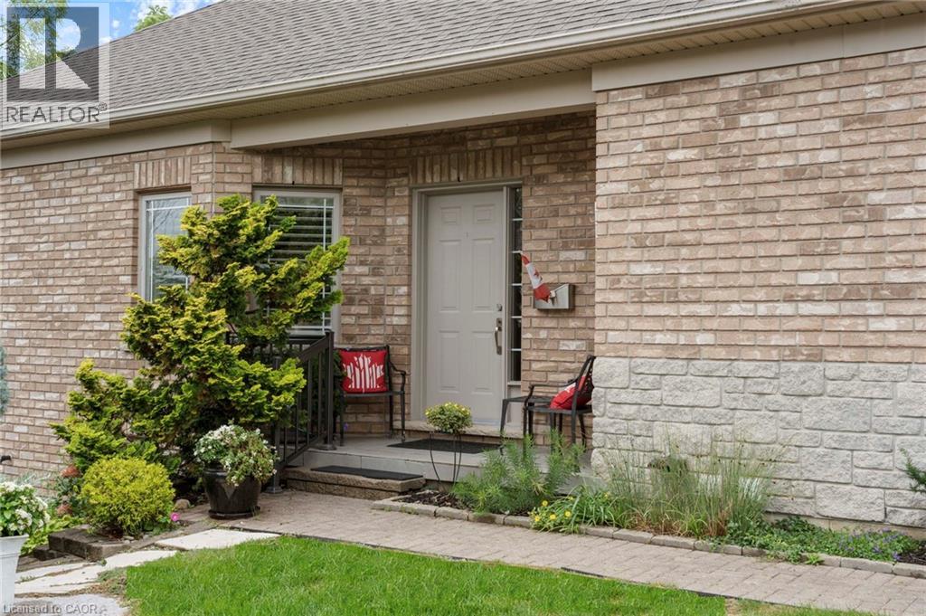 10 Cobblestone Drive Unit# 25 Property Photo 5
