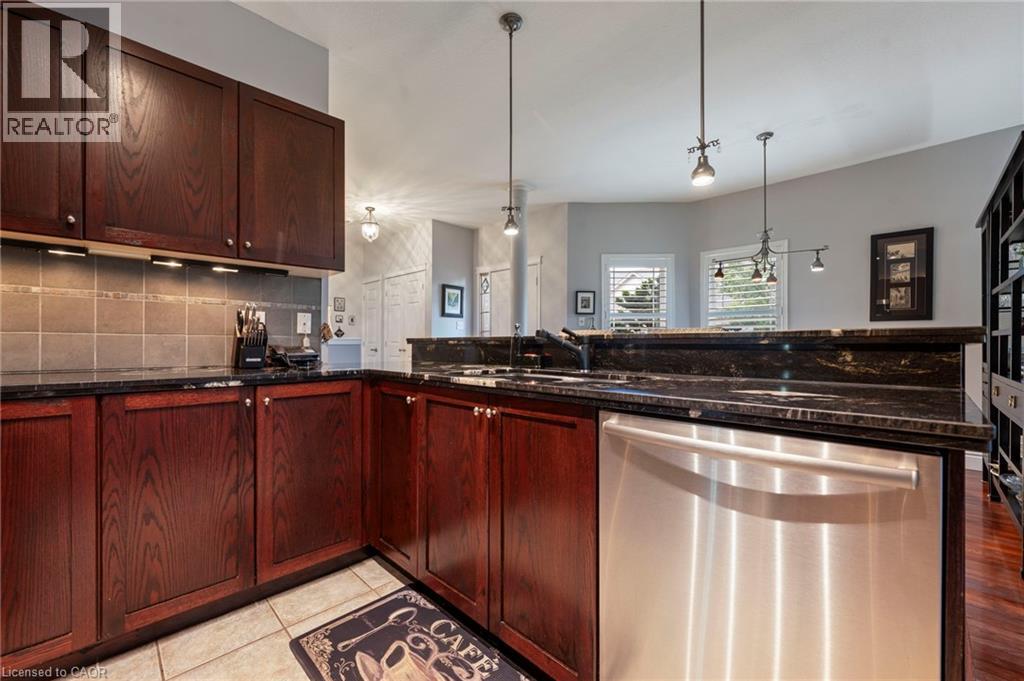 10 Cobblestone Drive Unit# 25 Property Photo 17
