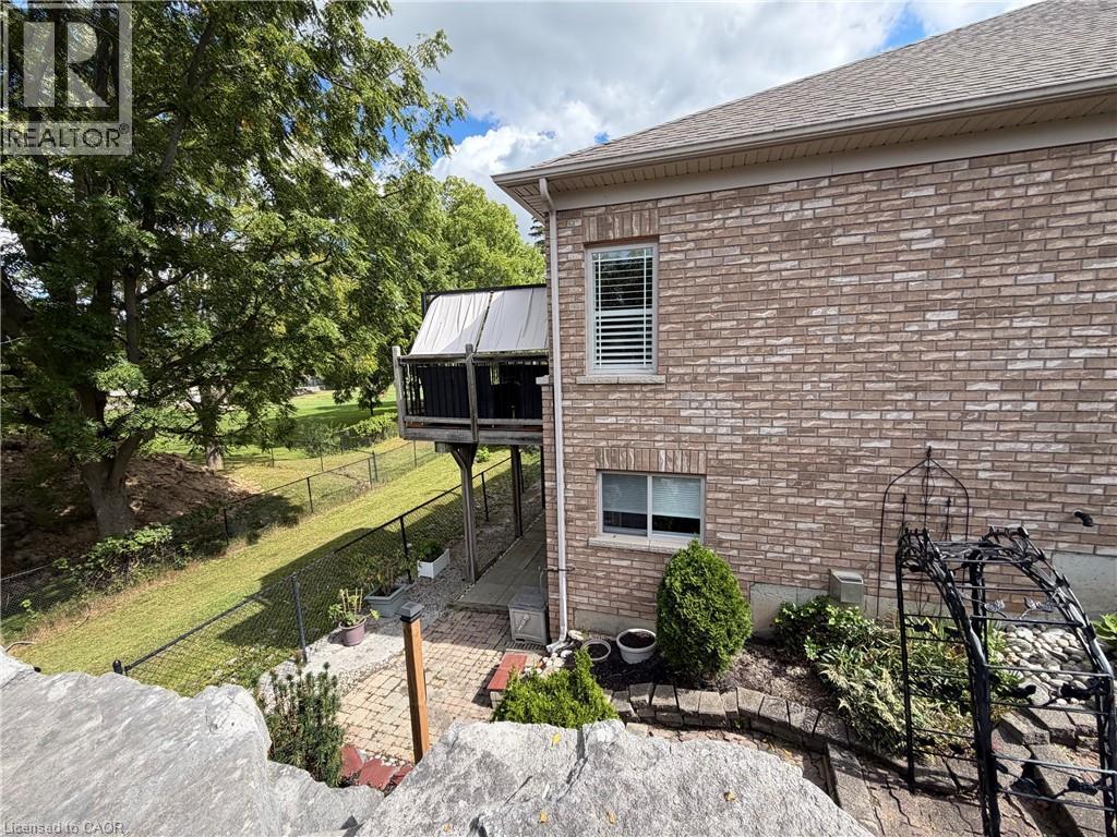 10 Cobblestone Drive Unit# 25 Property Photo 37