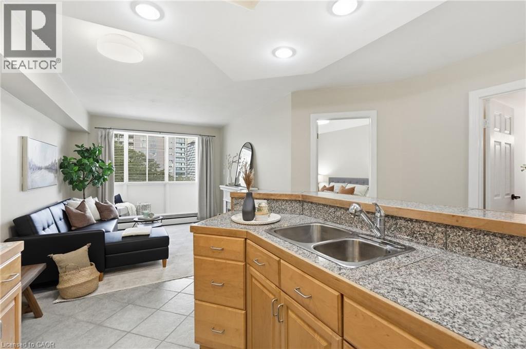 101 Queen Street S Unit# Ph 802 Property Photo 11