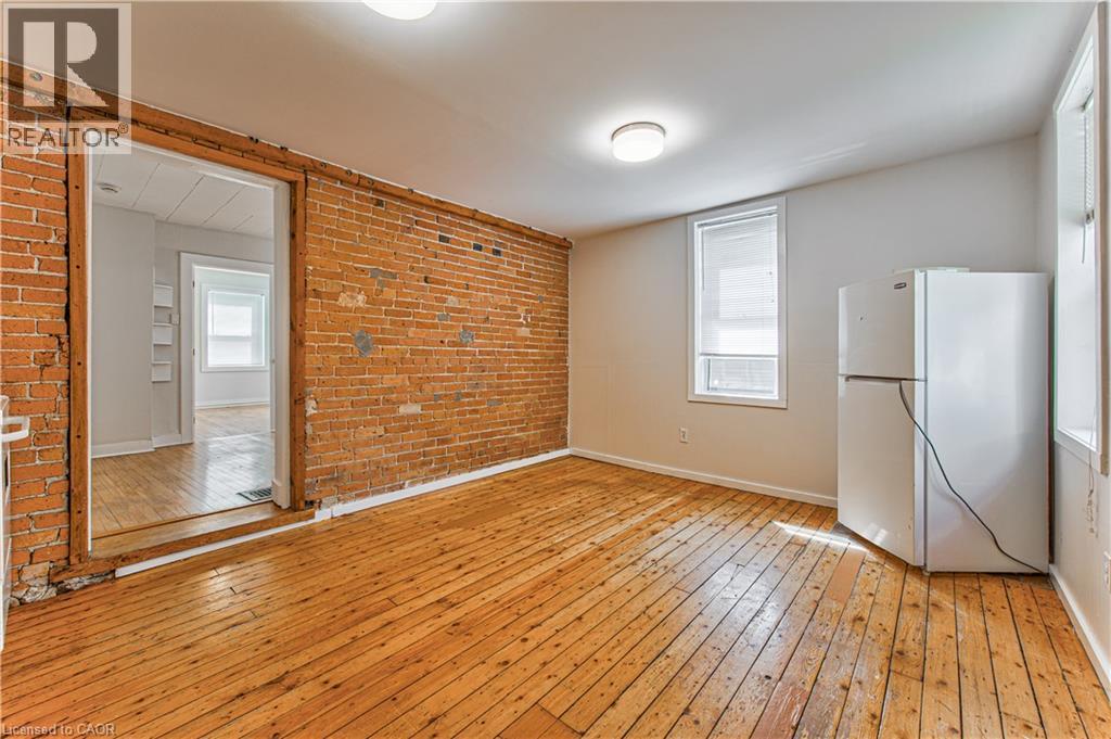 217 Lancaster Street E Property Photo 8