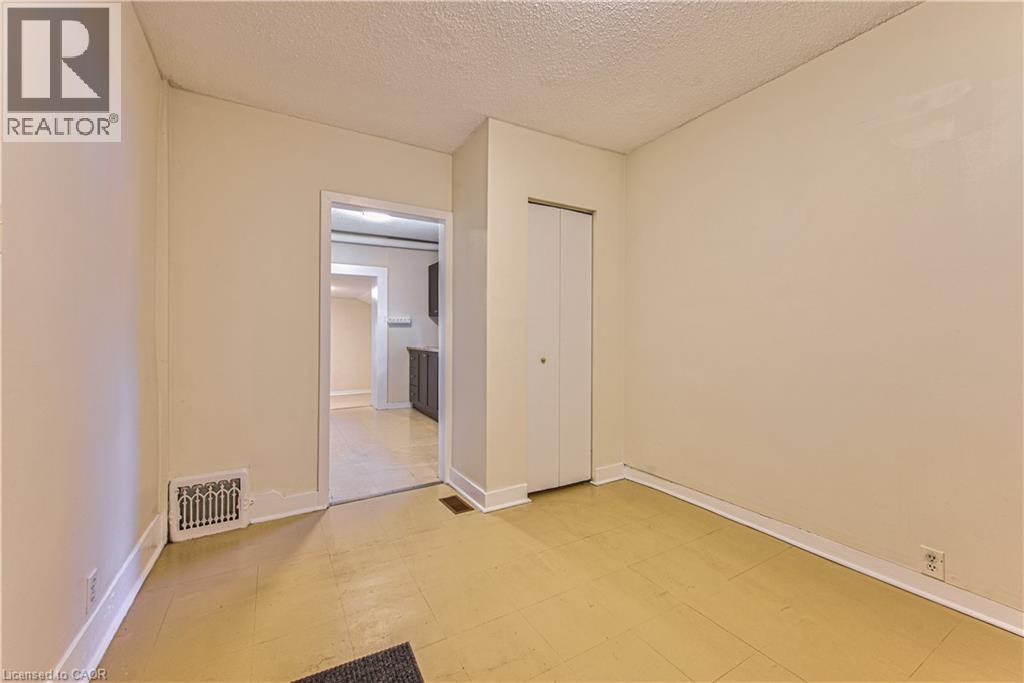 217 Lancaster Street E Property Photo 9