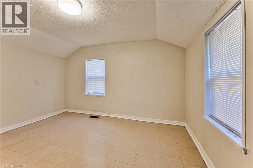217 Lancaster Street E Property Photo 13