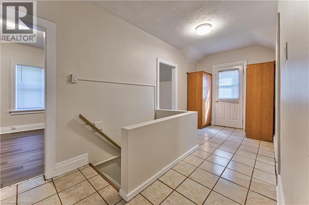 217 Lancaster Street E Property Photo 15