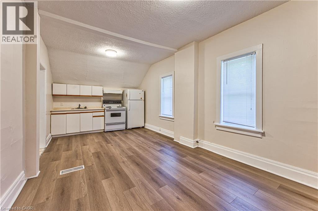 217 Lancaster Street E Property Photo 16
