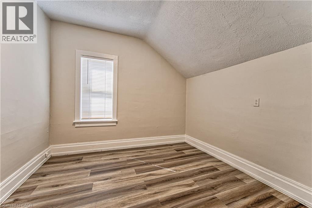 217 Lancaster Street E Property Photo 20