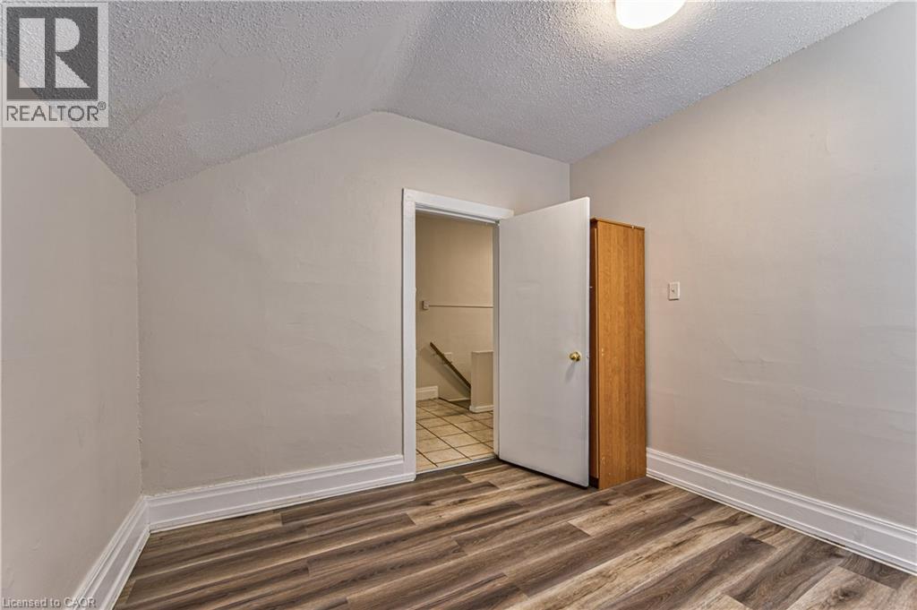 217 Lancaster Street E Property Photo 21