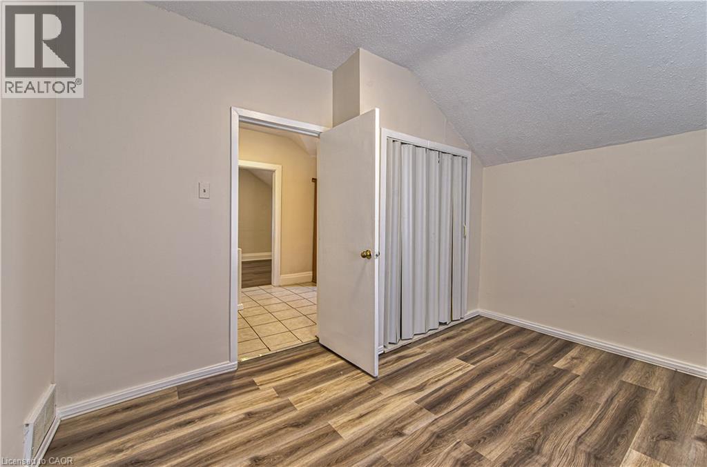 217 Lancaster Street E Property Photo 23