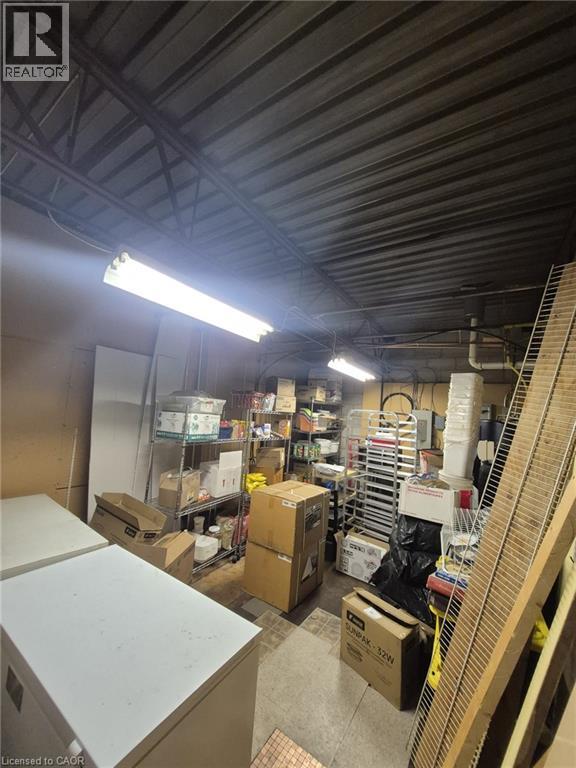 450 Woodlawn W Property Photo 11