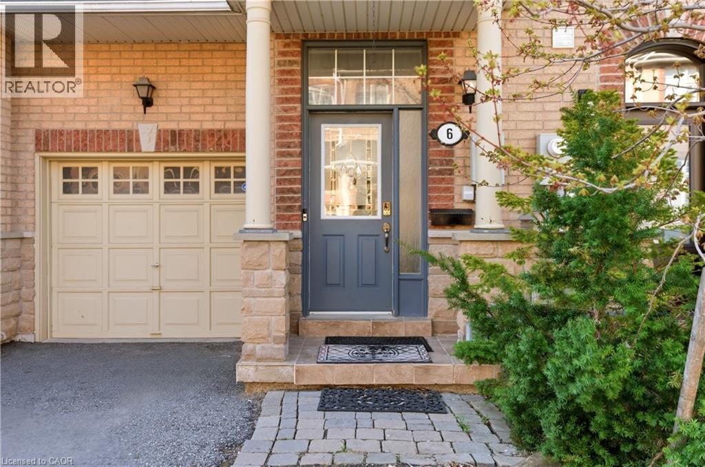 6 Purple Finch Court Property Photo 3