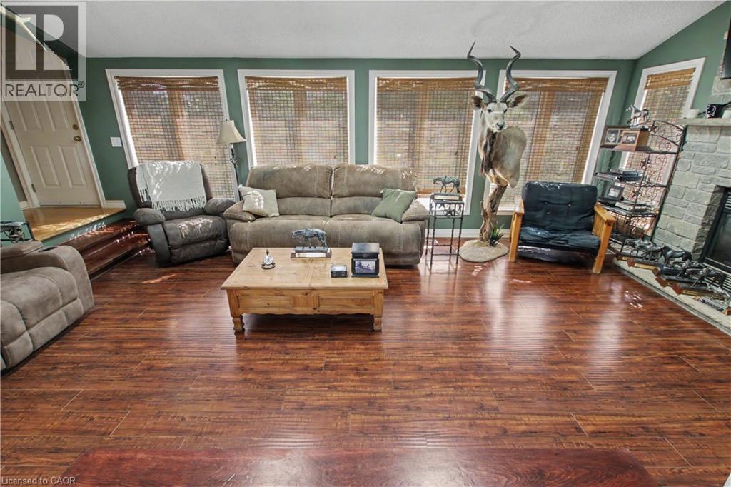 5030 Blackheath Road Property Photo 7