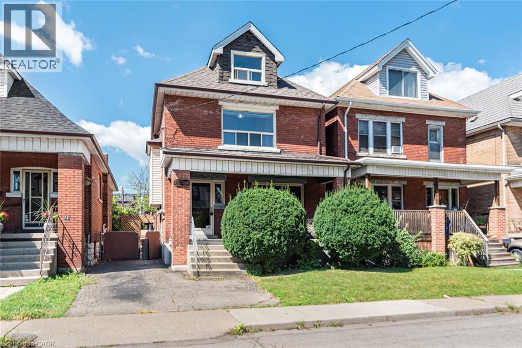 75 Kensington Avenue N Property Photo 6