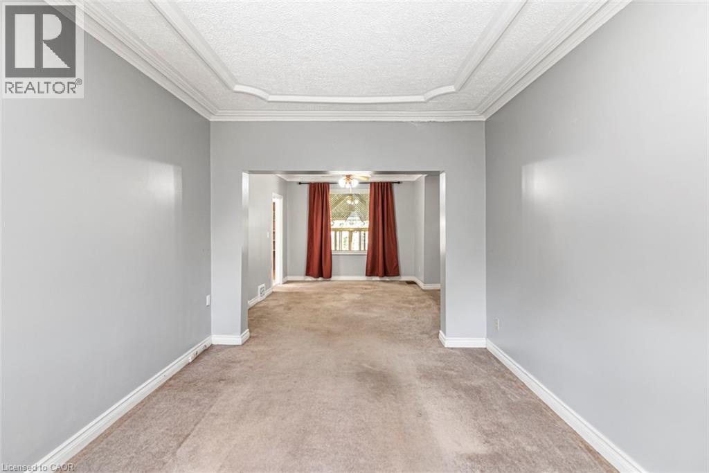 75 Kensington Avenue N Property Photo 14