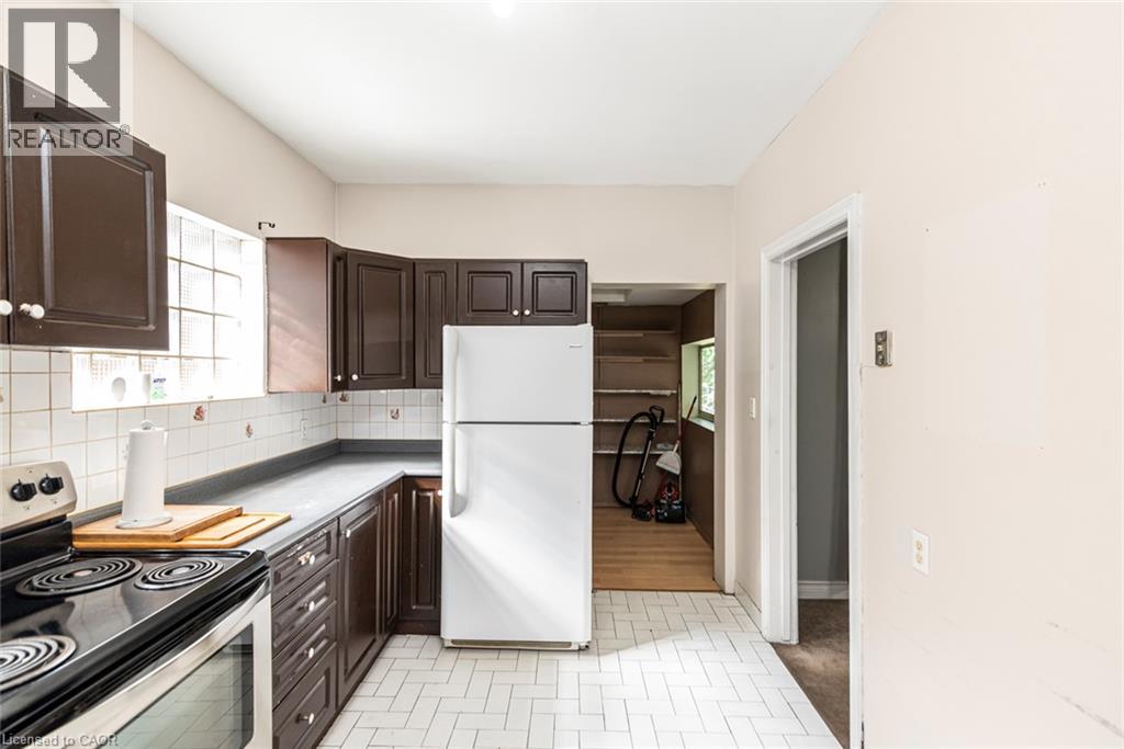 75 Kensington Avenue N Property Photo 20
