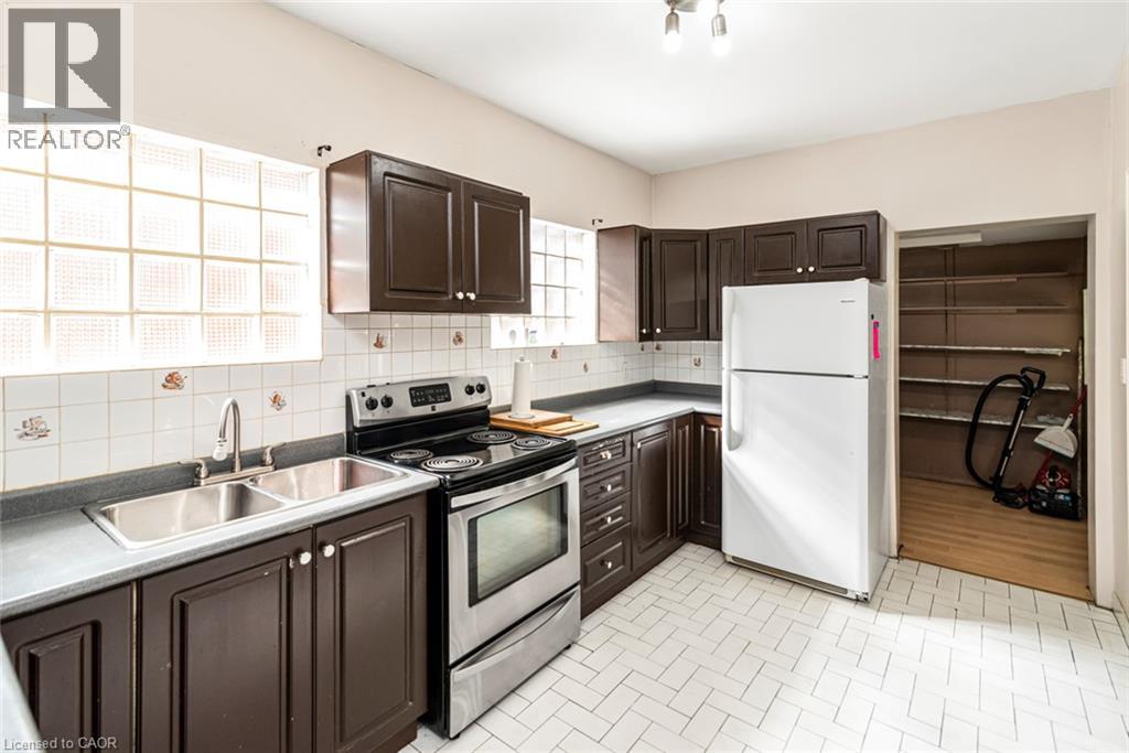 75 Kensington Avenue N Property Photo 22