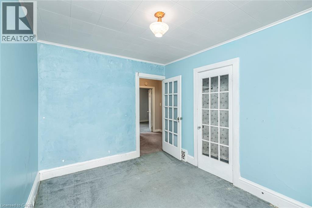 75 Kensington Avenue N Property Photo 27