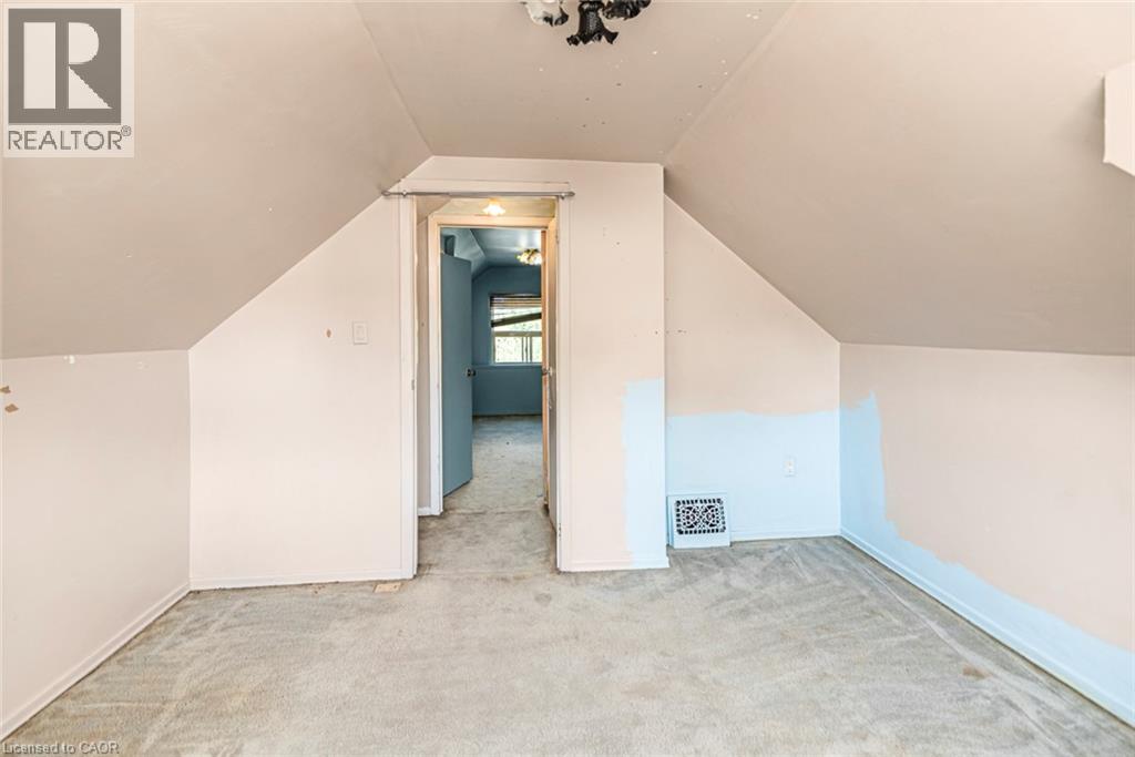75 Kensington Avenue N Property Photo 29