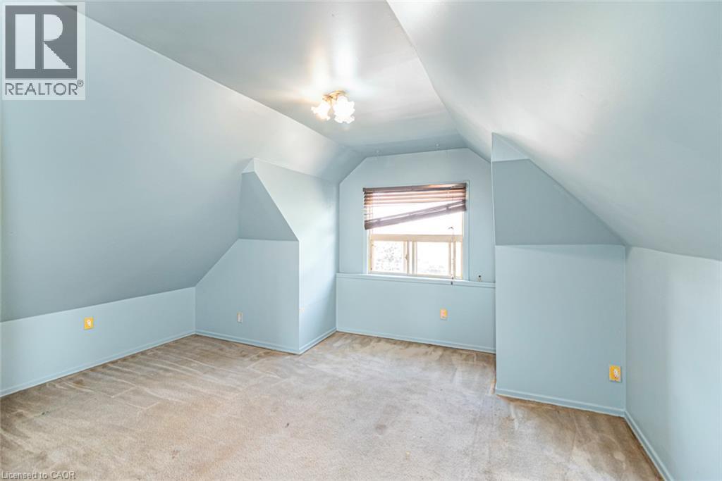 75 Kensington Avenue N Property Photo 31