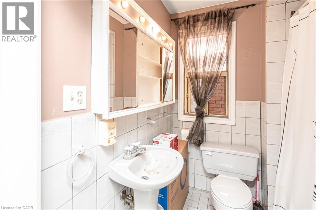 75 Kensington Avenue N Property Photo 37