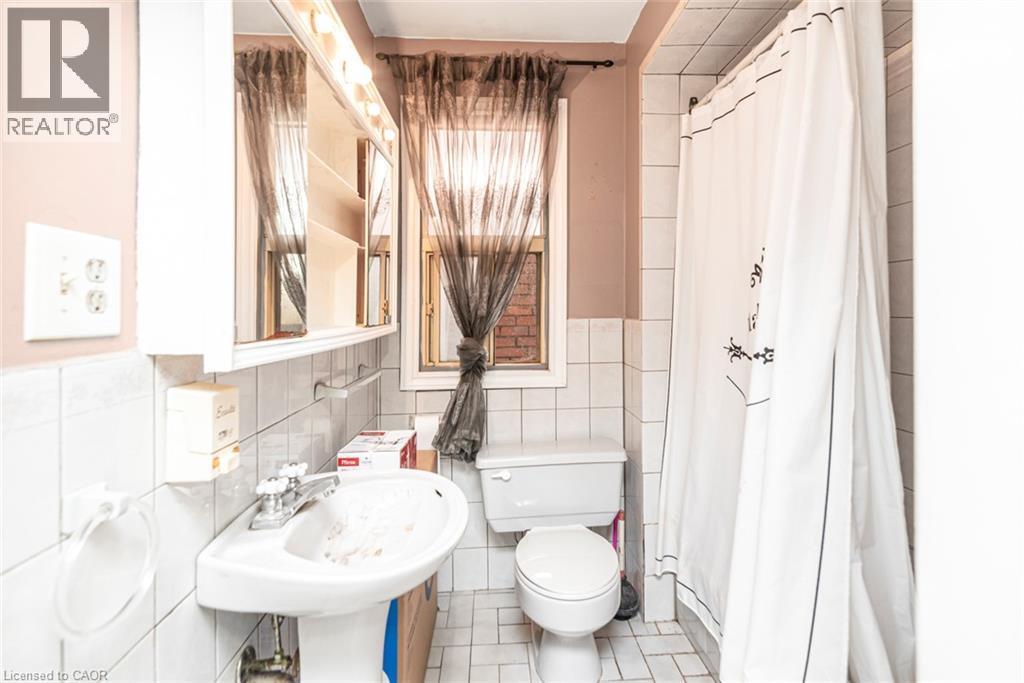 75 Kensington Avenue N Property Photo 38