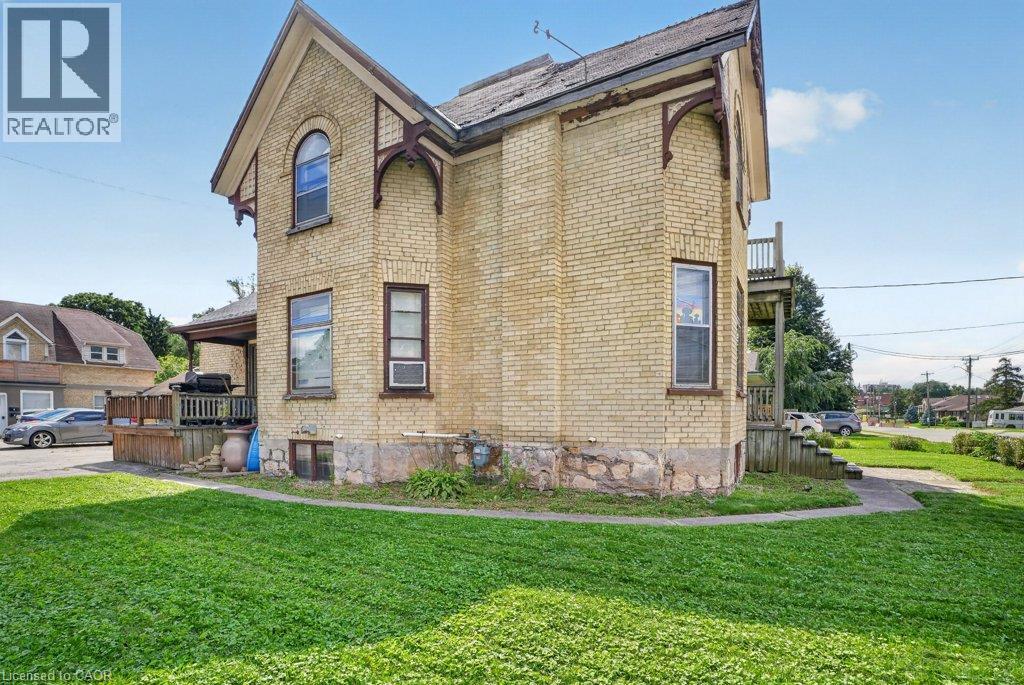 569 Frederick Street Property Photo 2