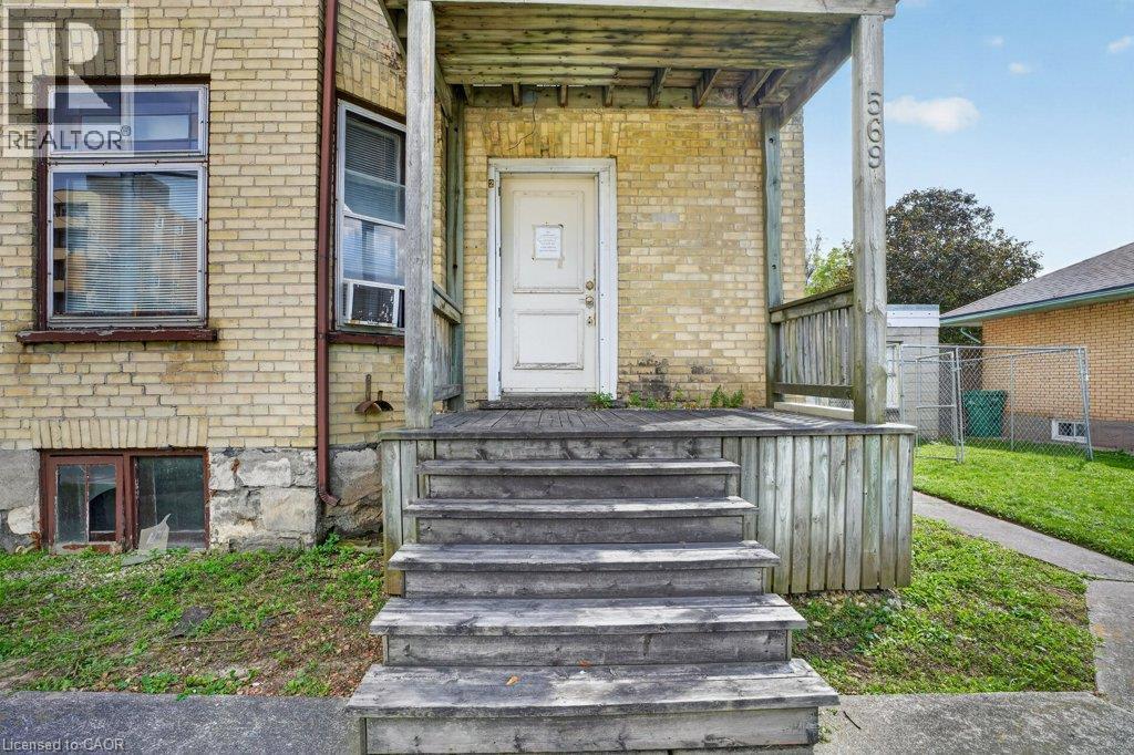 569 Frederick Street Property Photo 4