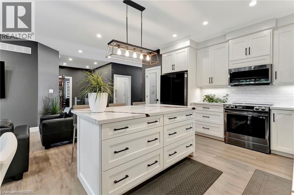 442 James Street Property Photo 5