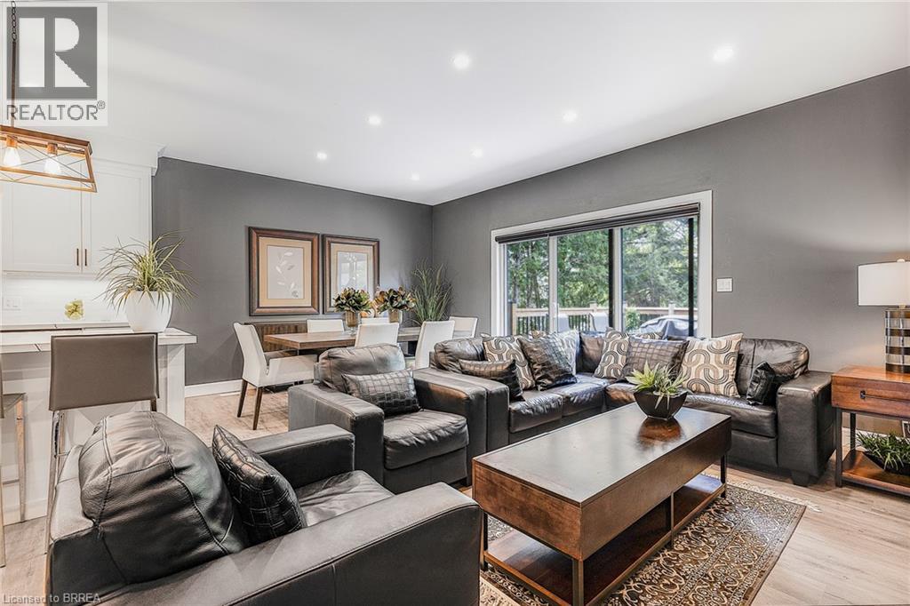 442 James Street Property Photo 8