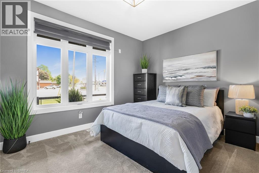 442 James Street Property Photo 13