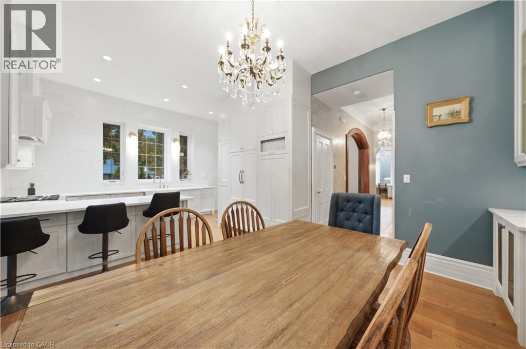 347 Queen Street S Property Photo 11