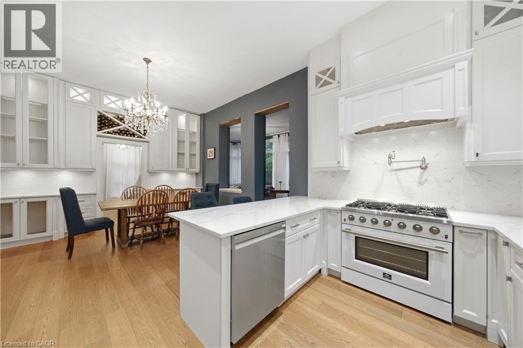 347 Queen Street S Property Photo 15