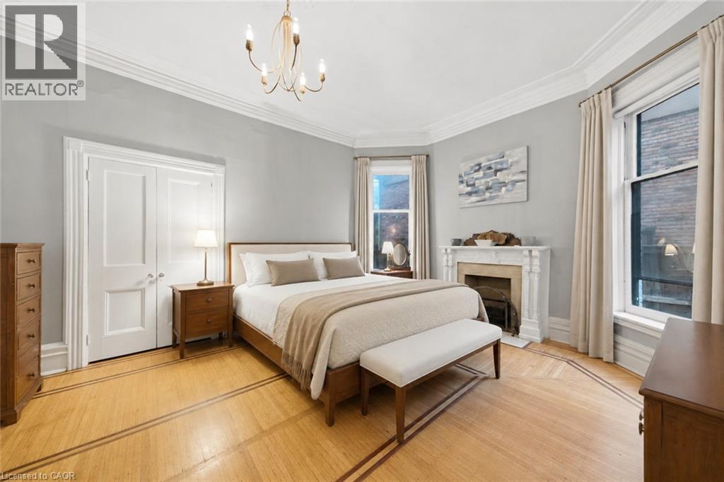 347 Queen Street S Property Photo 16