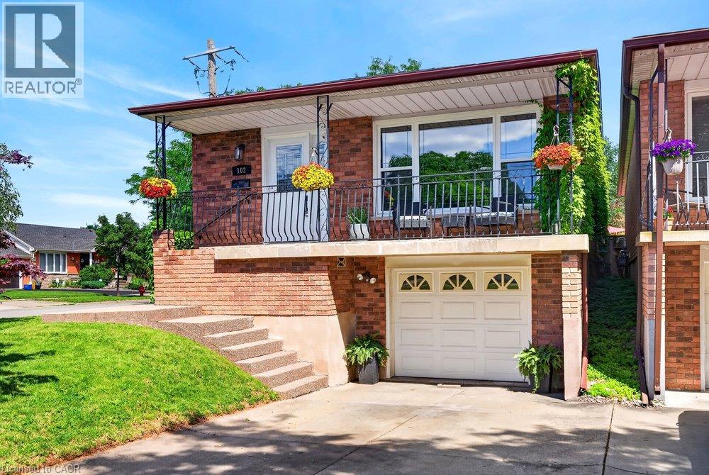 102 BIRCHLAWN Drive