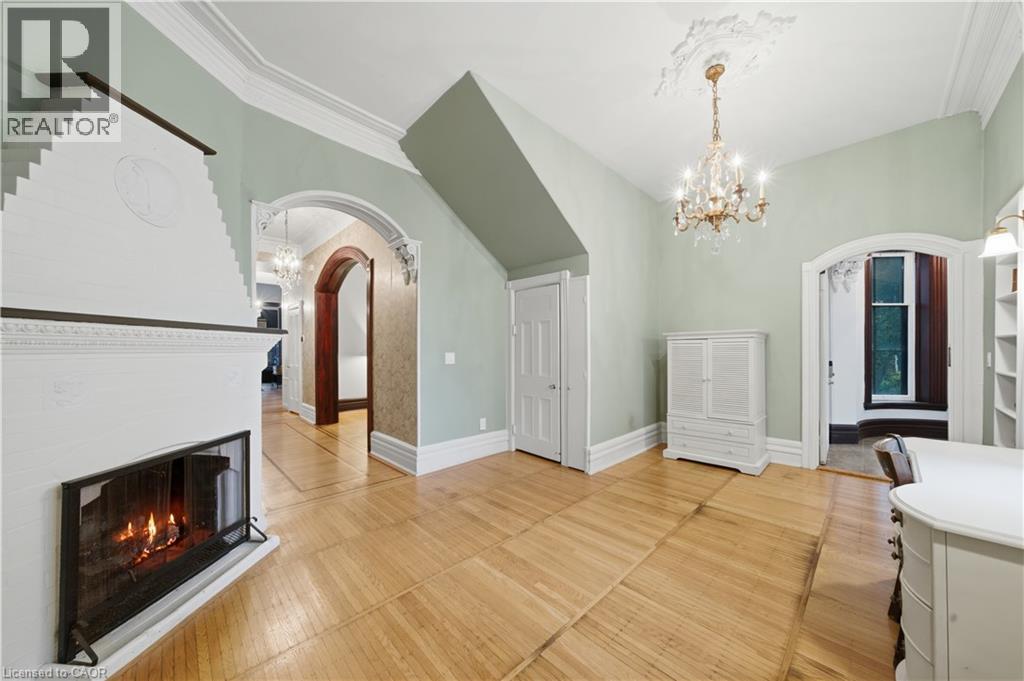 347 Queen Street S Property Photo 8