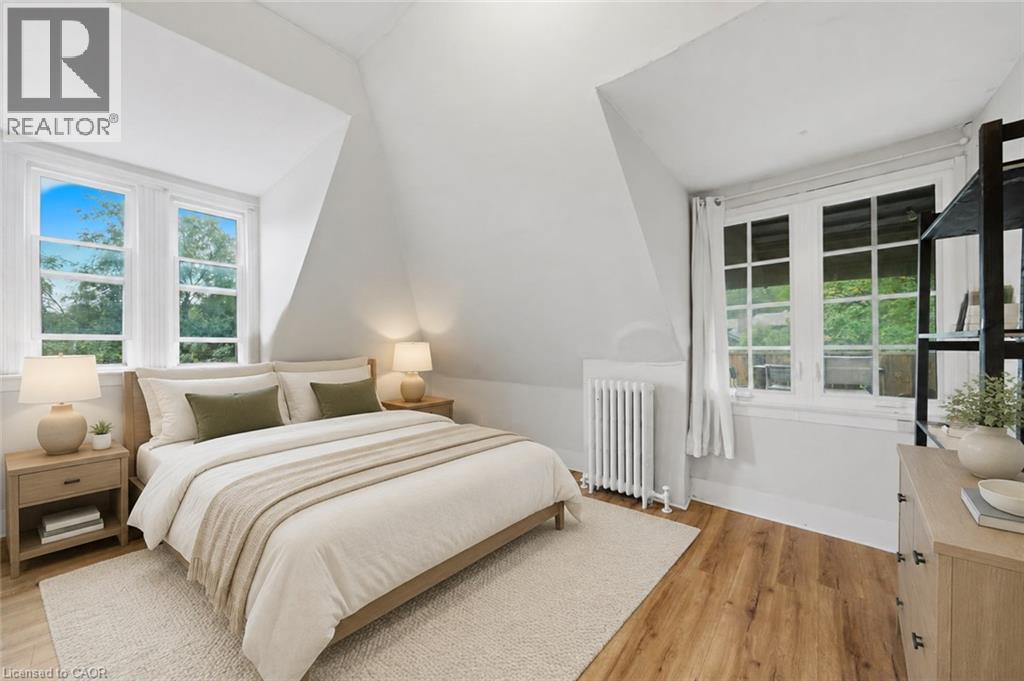 347 Queen Street S Property Photo 31