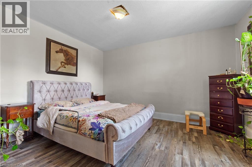 193 Locke Street N Property Photo 13