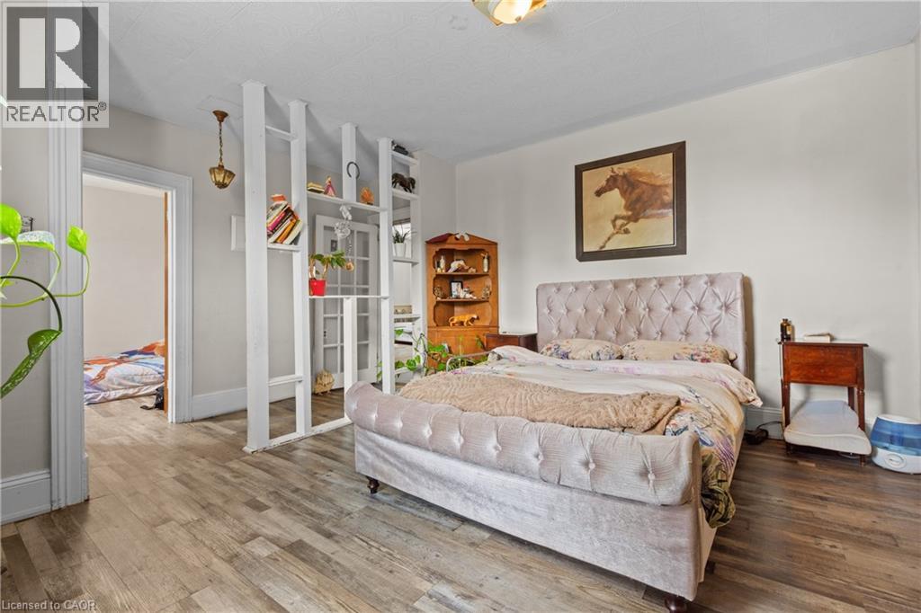 193 Locke Street N Property Photo 14