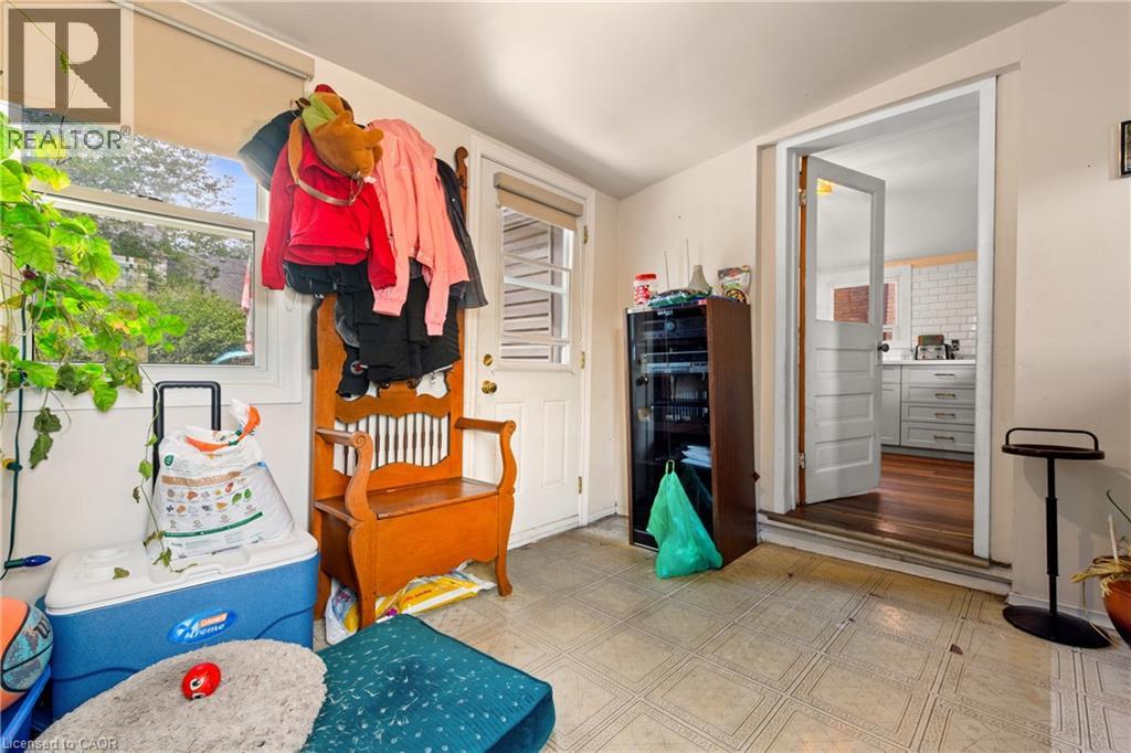 193 Locke Street N Property Photo 22