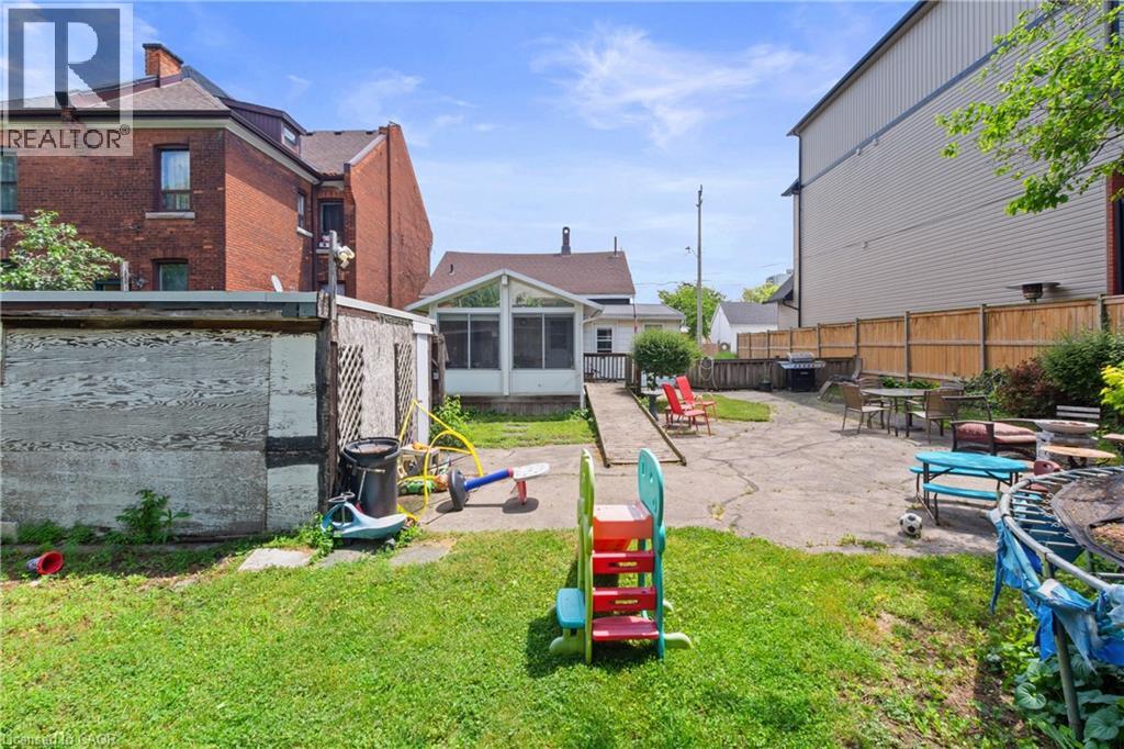 193 Locke Street N Property Photo 25