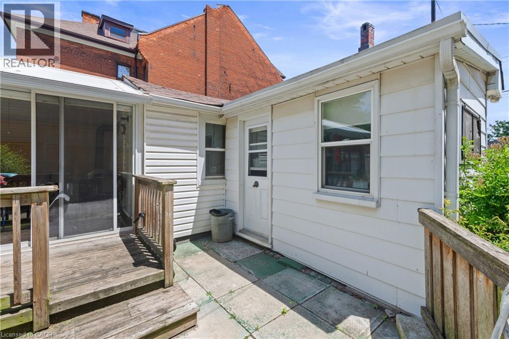 193 Locke Street N Property Photo 28