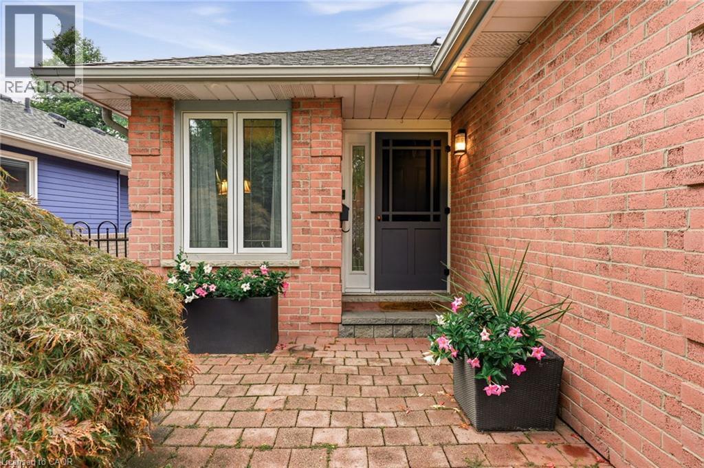 1229 Nathaniel Crescent Property Photo 3