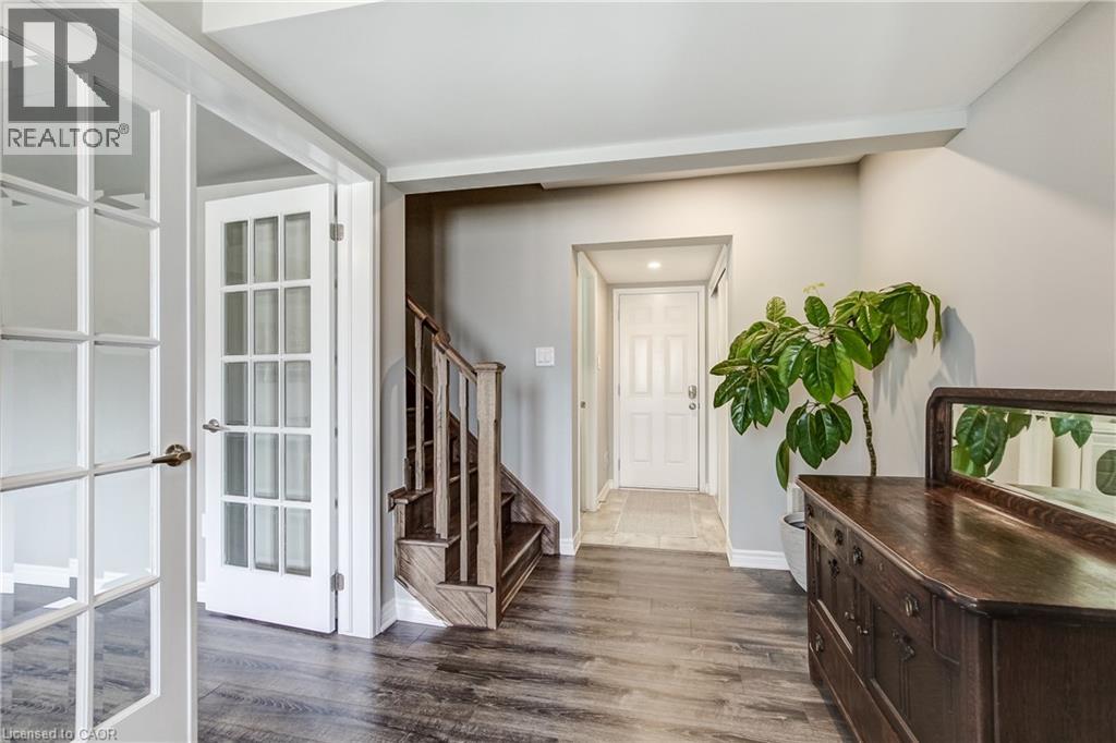 230 Avonsyde Boulevard Unit# 3 Property Photo 6