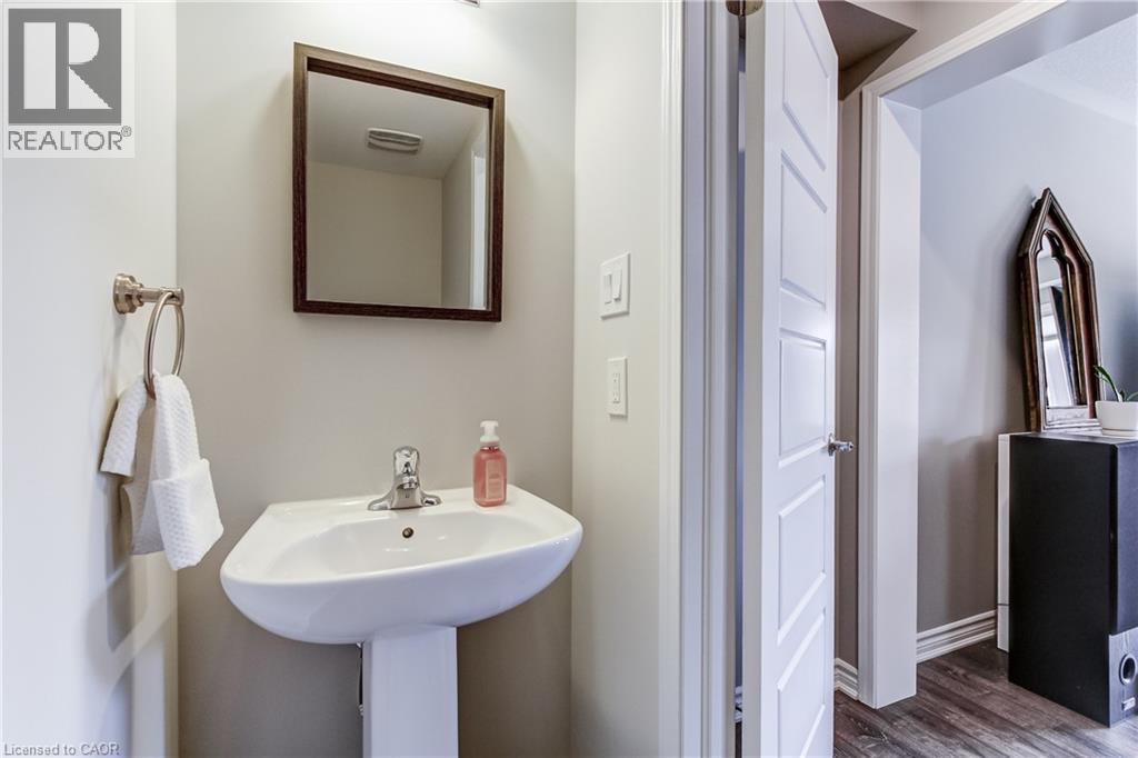 230 Avonsyde Boulevard Unit# 3 Property Photo 15