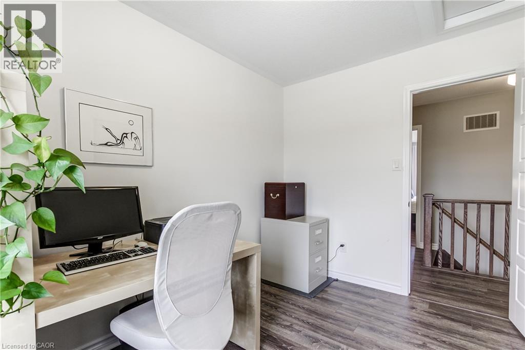 230 Avonsyde Boulevard Unit# 3 Property Photo 27