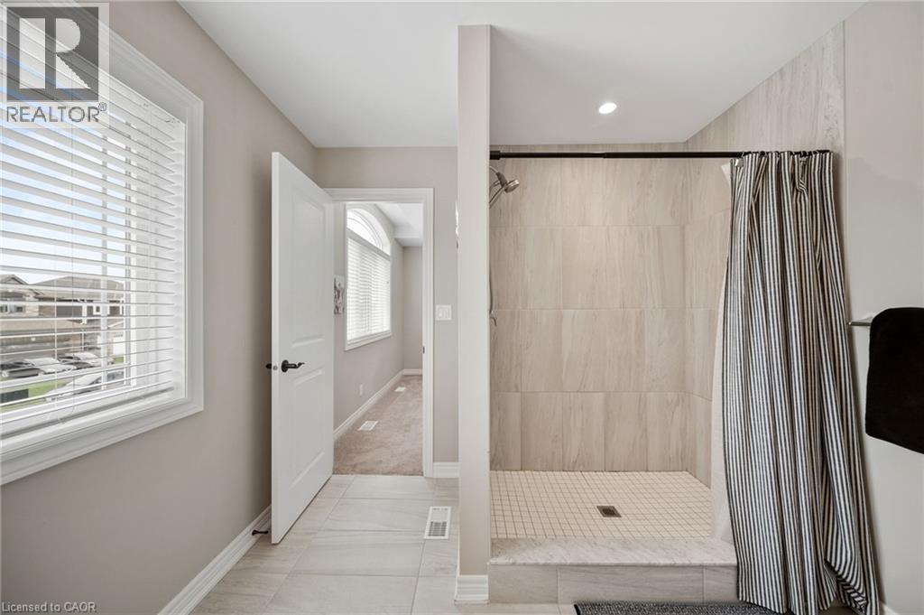 95 Lafayette Street E Property Photo 28