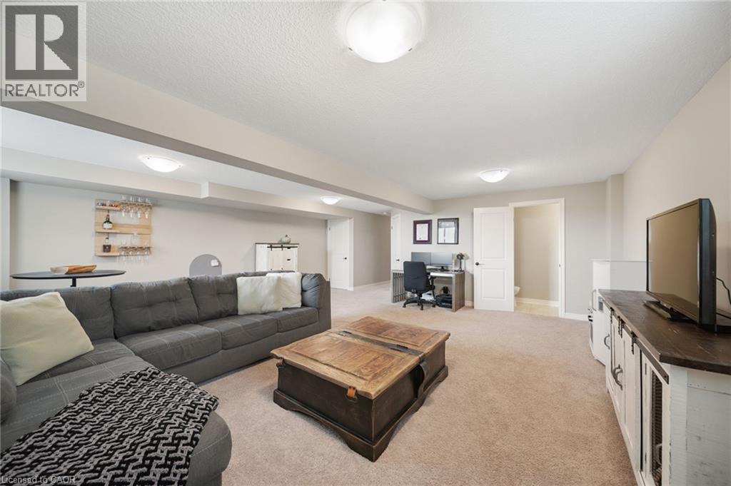 95 Lafayette Street E Property Photo 33