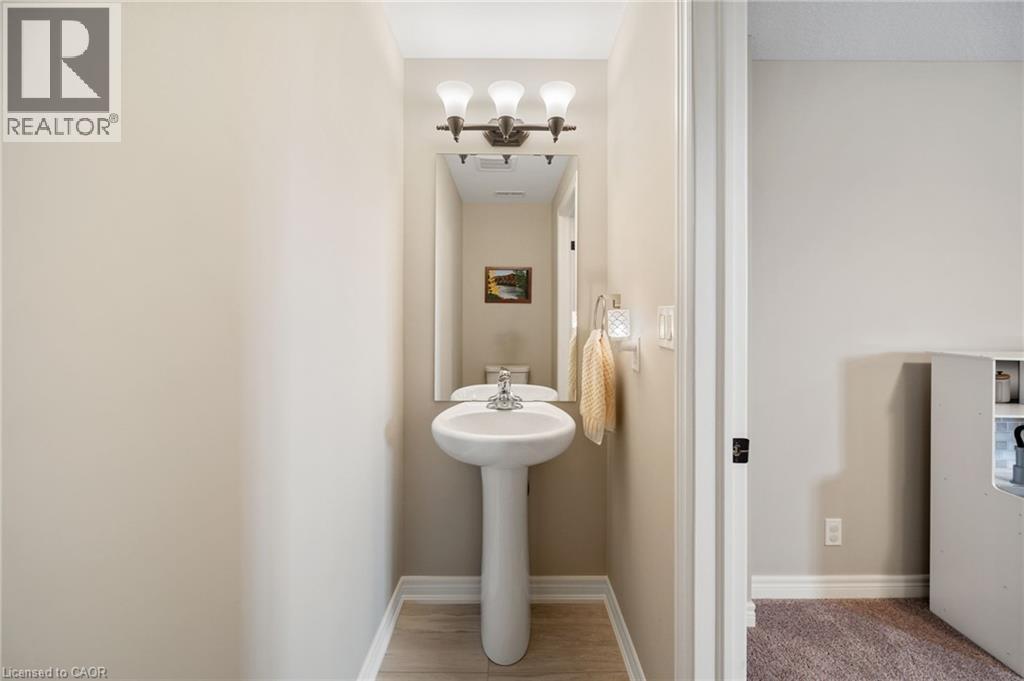 95 Lafayette Street E Property Photo 34