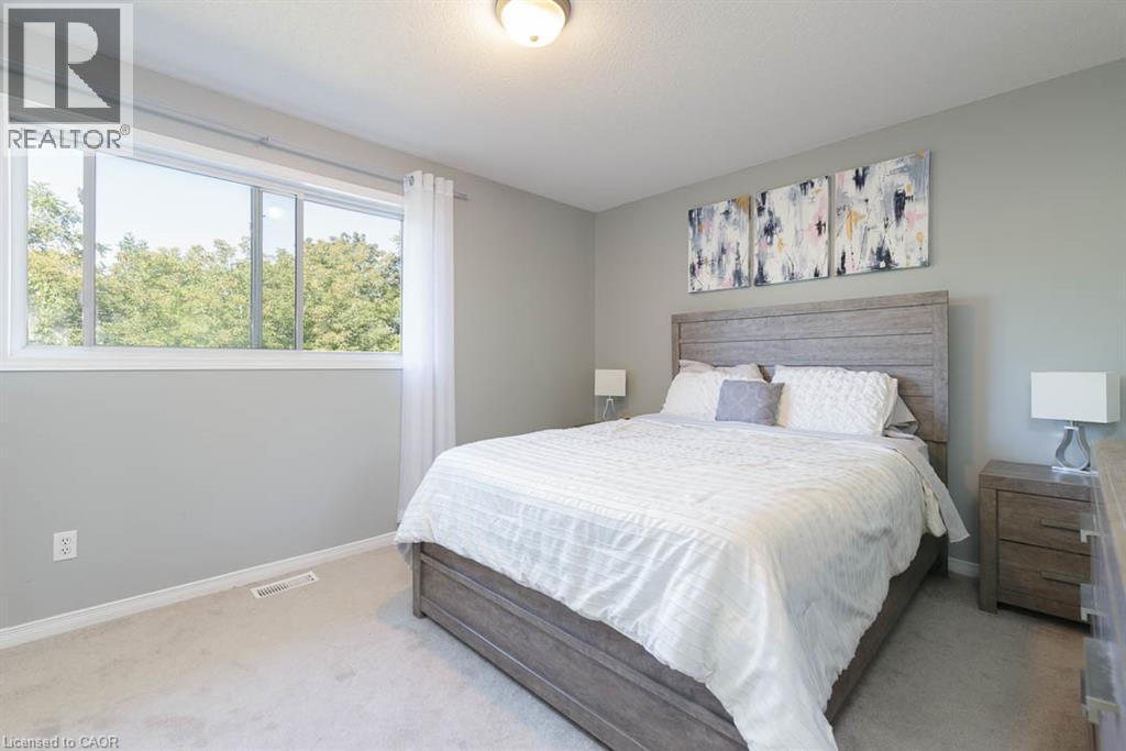 4345 Beverley Crescent Property Photo 6