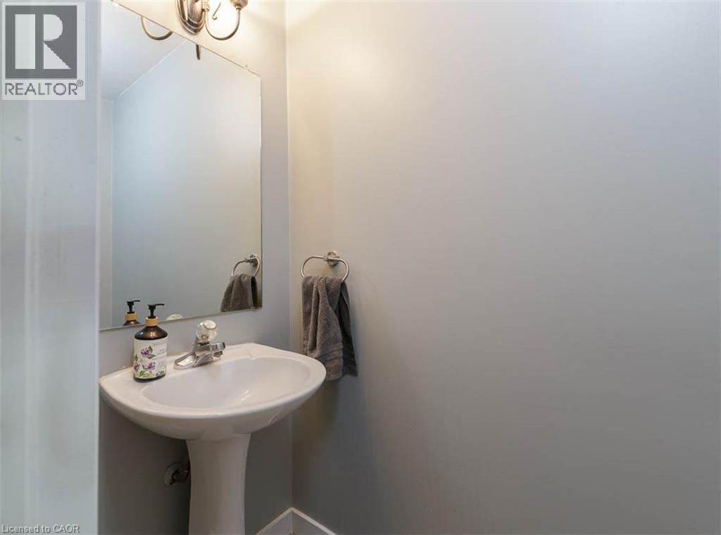 4345 Beverley Crescent Property Photo 17