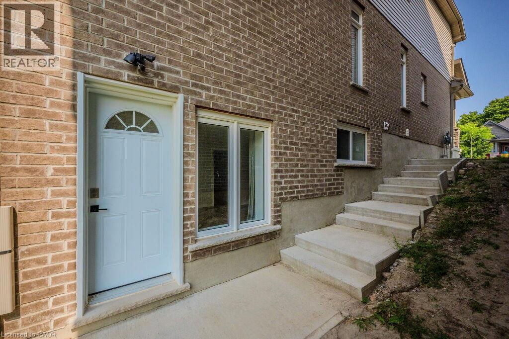 277 Dewdrop Crescent Unit# Lower Property Photo 2